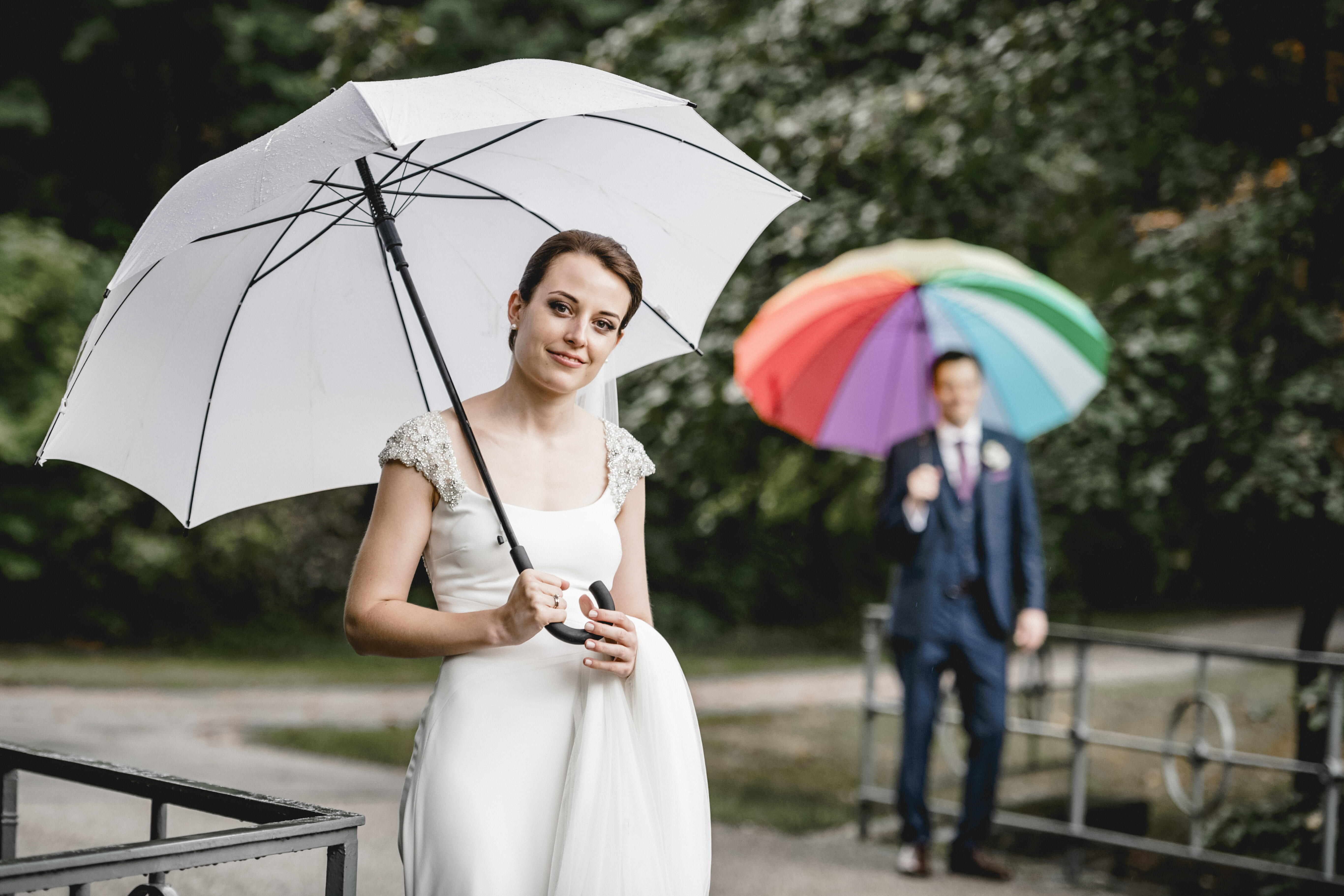 Hochzeitsfoto im Regen