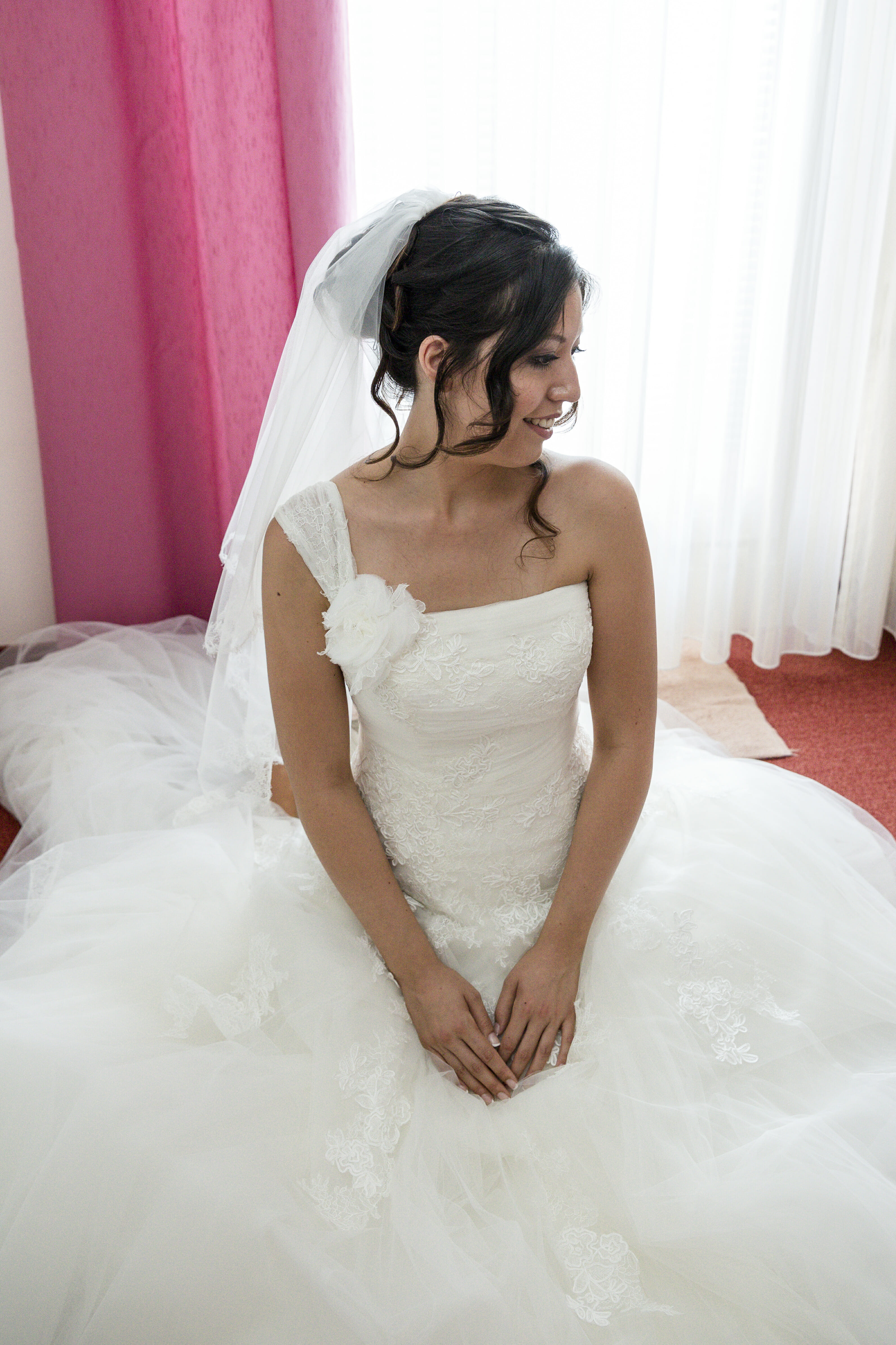 0075_Christine_Thomas_Wedding Die Brautfrisur aus Sicht des Hochzeitsfotografen